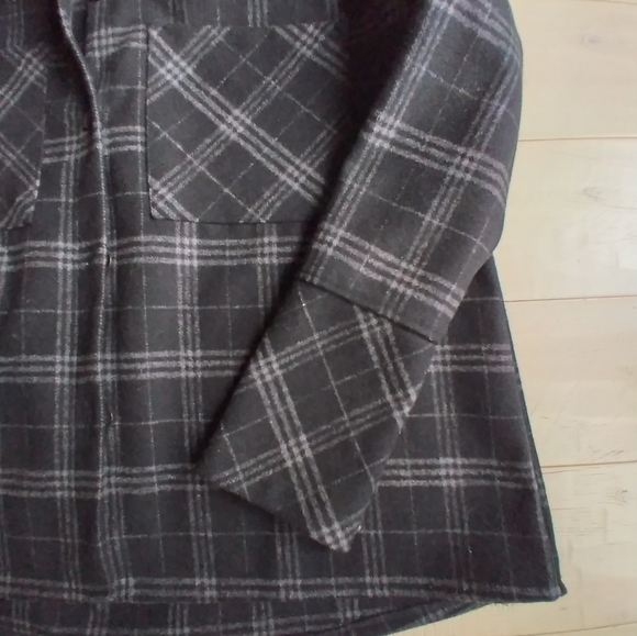 Wool Overshirt/Shacket - BLACK and GREY PLAID -  Made in Québec - Picture 8 of 10